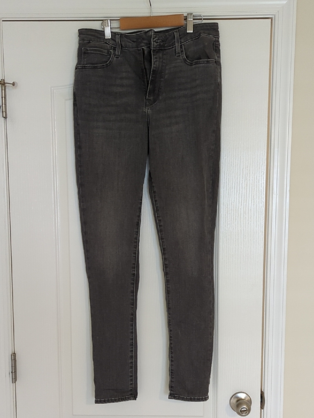 Levi's 721 Women's Gray High Rise Skinny Jeans